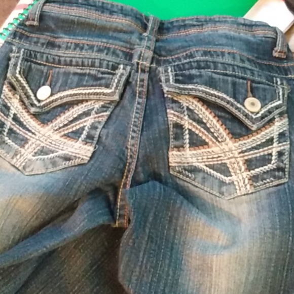 Extra - Picture 2 of 2